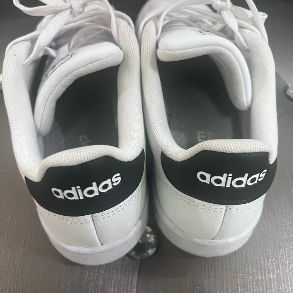 ADIDAS classic style sneakers - Picture 2 of 5